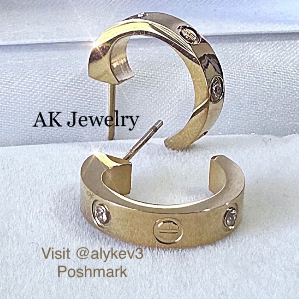 💎LUXURY EARRINGS Diamond Gold Huggie Screw Scallop Base Hoops, Pierced, Love